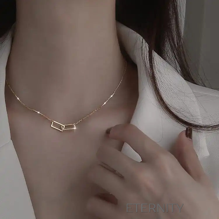 Collar Minimalista de Rectángulos Entrelazados con Cristales Cadenas Dorado Unica Acero Inoxidable ETERNITY