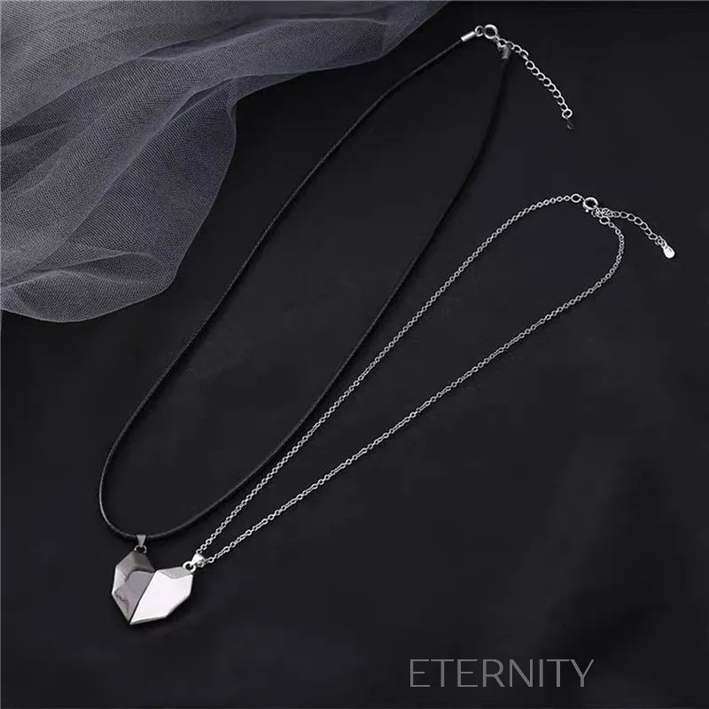 Set de Collares Eternal Bond Magnéticos Cadenas Plateado Unica Acero Inoxidable ETERNITY