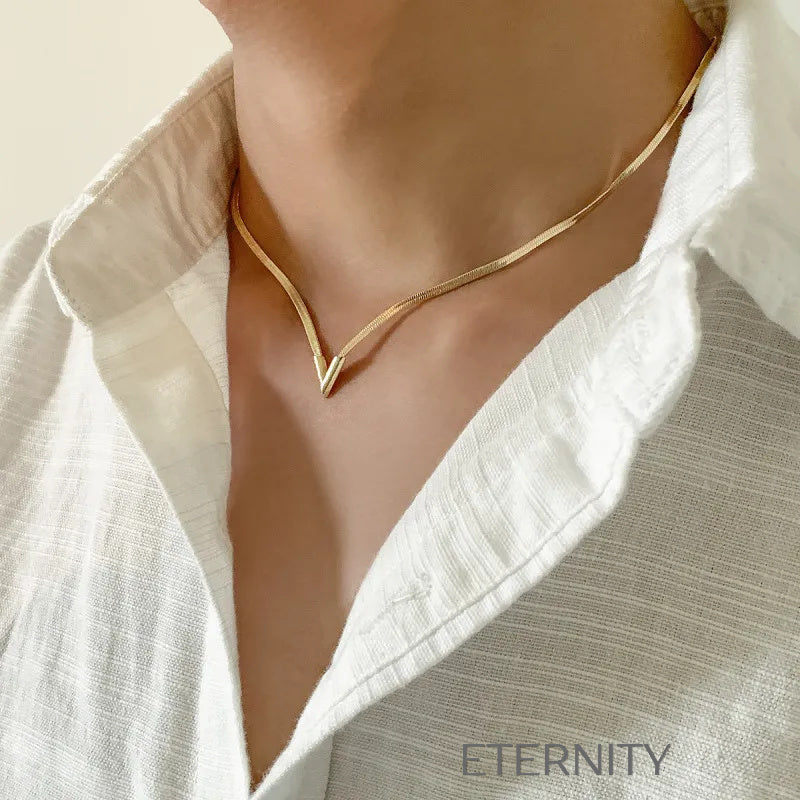 Collar V Necklace de Cadena de Serpiente con Dije en Punta en Oro y Plata Cadenas Dorado Unica Acero Inoxidable ETERNITY