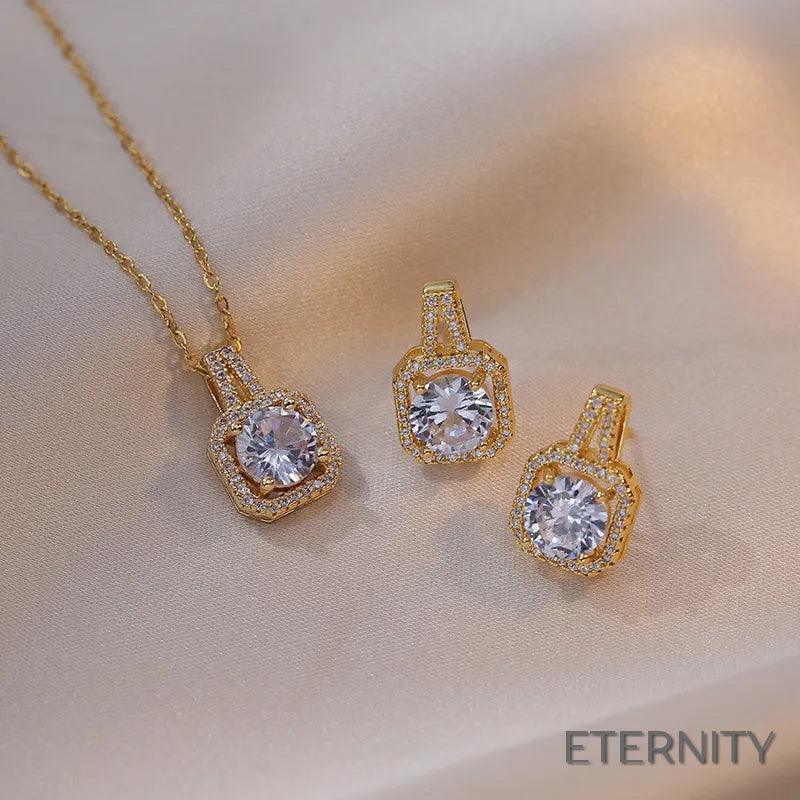Set de Accesorios Dorados con Circonitas Cuadradas y Halo Brillante - Collar, Pendientes y Anillo ETERNITY