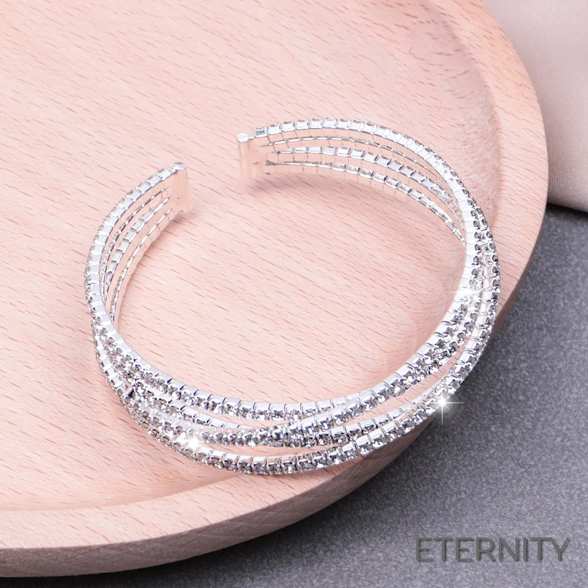 Elegante Pulsera Femenina Elástica con Circonitas Brillantes - ETERNITY