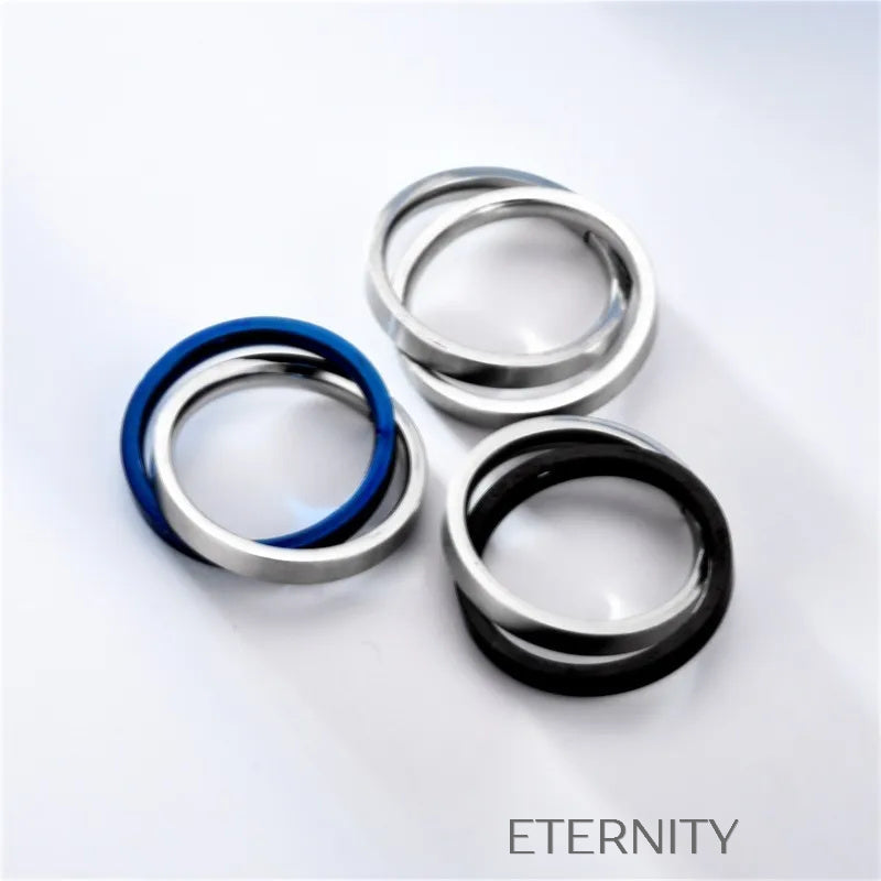 Anillo Trinity de Bandas Entrelazadas en Acero Inoxidable Mate  Anillos Plateado 7 Acero Inoxidable  ETERNITY