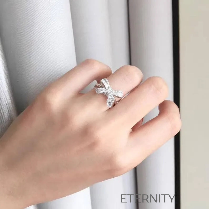 Anillo Radiant Bow de Plata con Cristales de Corte Baguette y Pavé  Anillos Plateado 6 Acero Inoxidable  ETERNITY