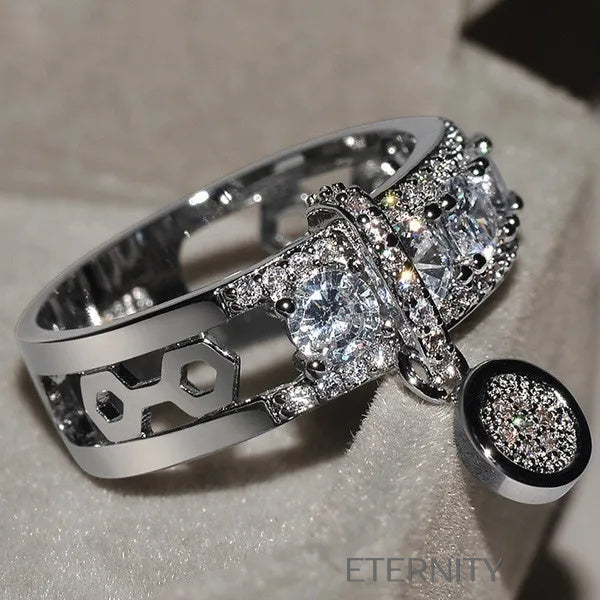 Anillos de Lujo con Números Romanos y Dije de Cristal  Anillos Dorado 7 Acero Inoxidable  ETERNITY