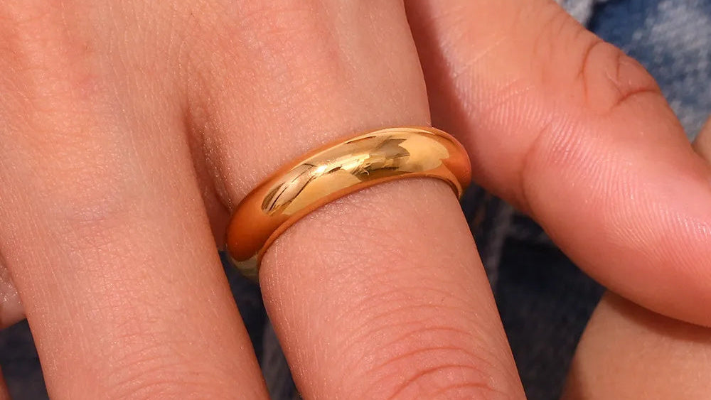Anillos dorado y plateado clásicos de acabado pulido Anillos Dorado 7 Acero Inoxidable  ETERNITY
