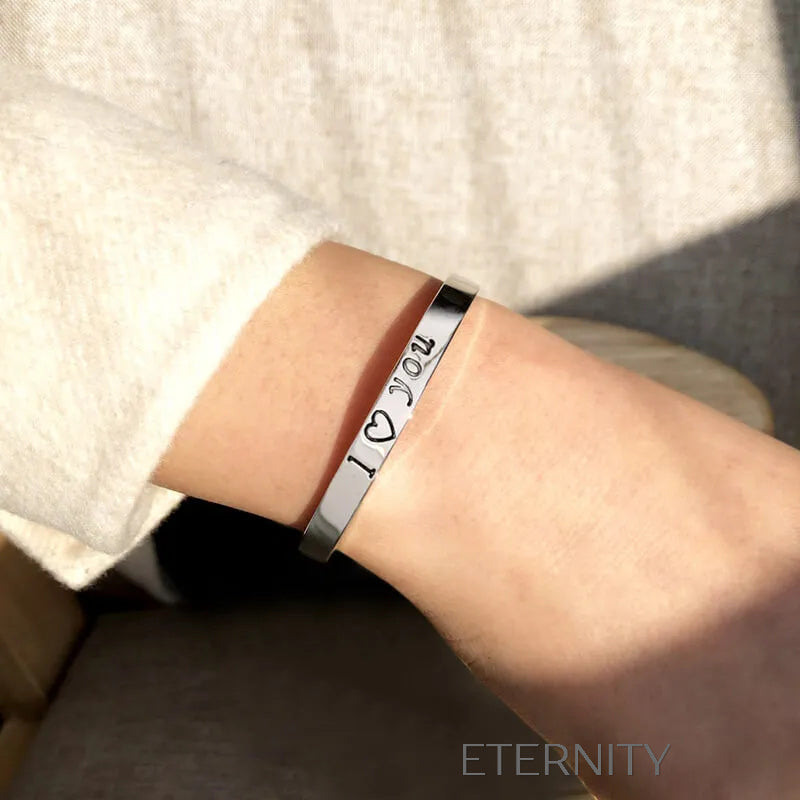 Brazalete metálico grabado con mensajes de amor Brazaletes Plateado Unica Acero Inoxidable  ETERNITY