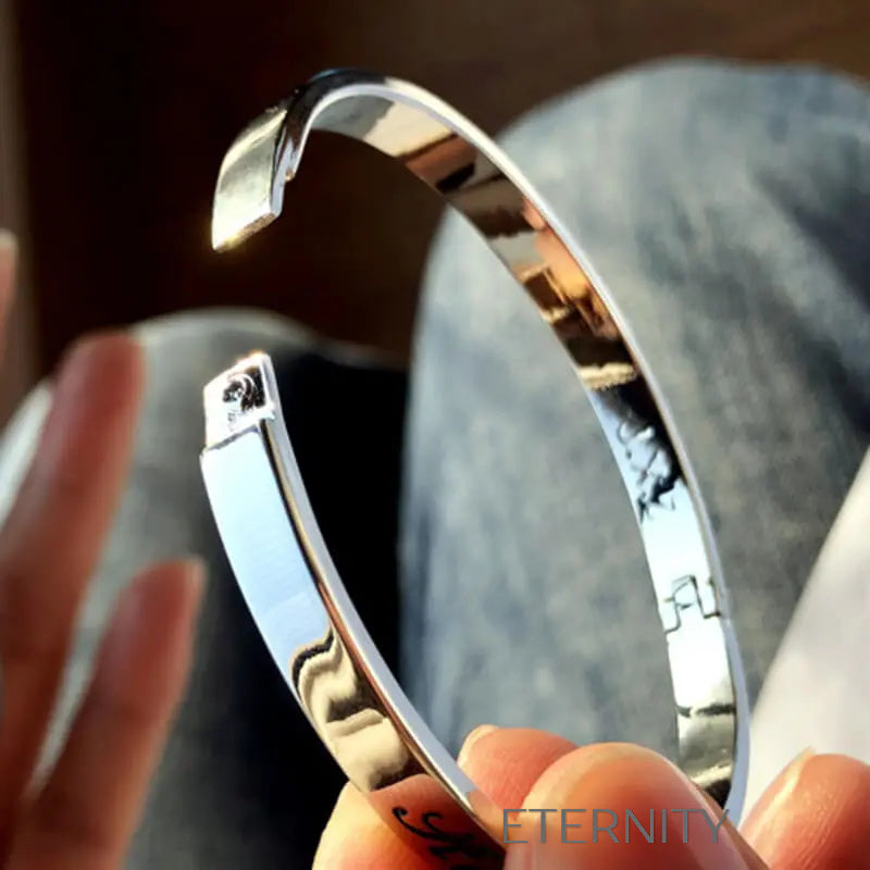 Brazalete metálico grabado con mensajes de amor Brazaletes Plateado Unica Acero Inoxidable  ETERNITY