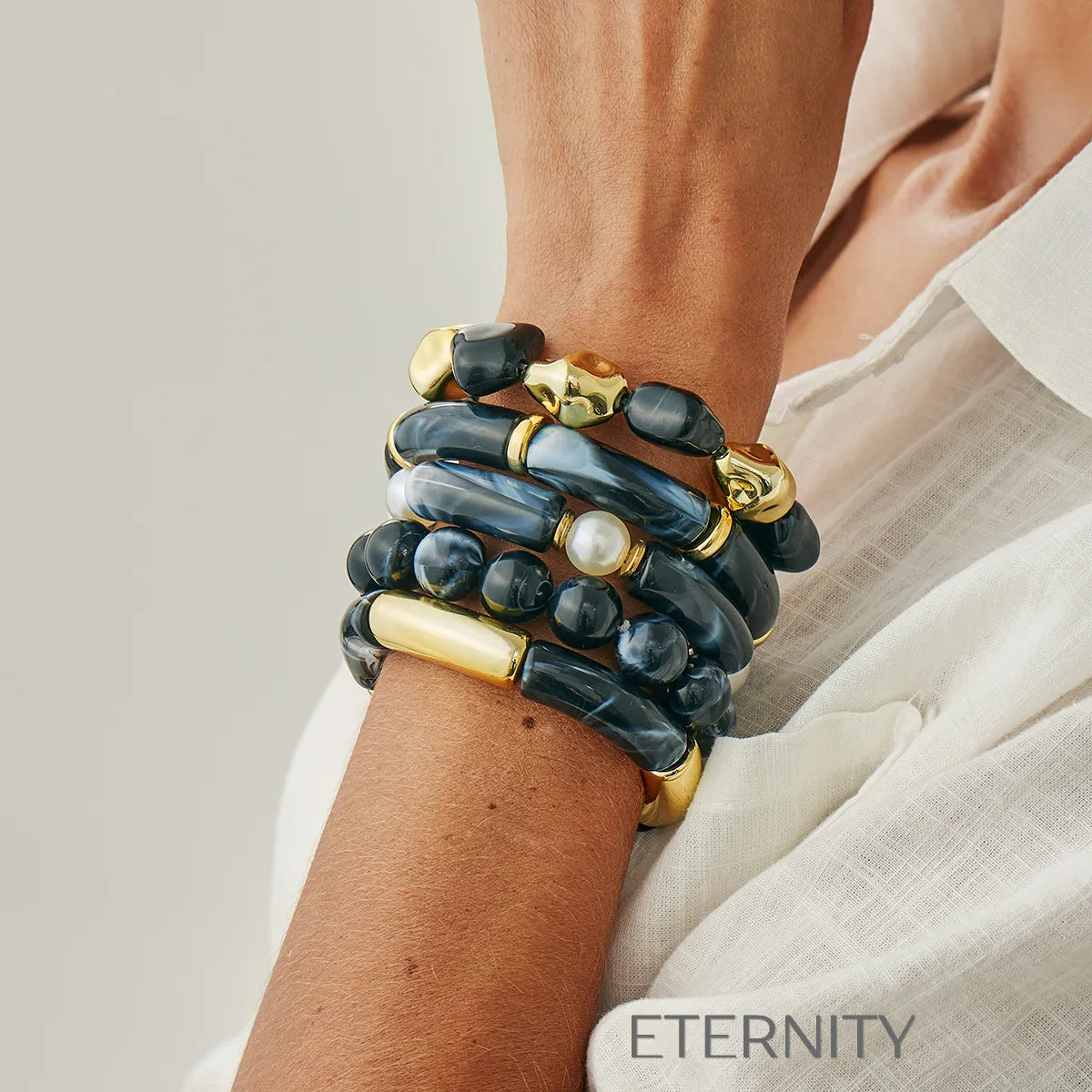 Brazaletes Midnight Gold de Resina  Brazaletes Negro Unica Acero Inoxidable  ETERNITY