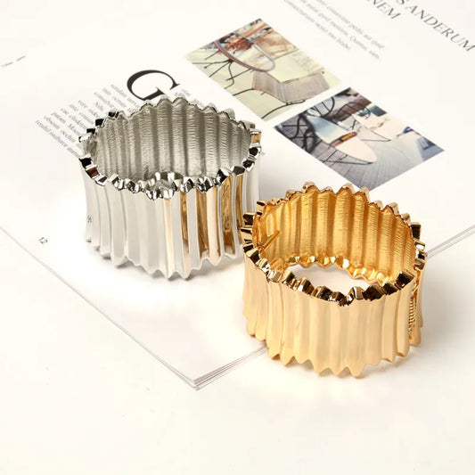 Brazalete "Ribbed Flare" ETERNITY - Diseño Plisado