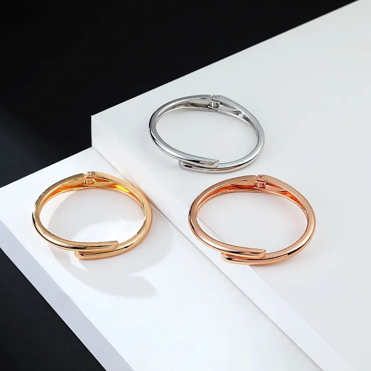 Brazalete "Sleek Orbit" ETERNITY - Minimalismo Fluido