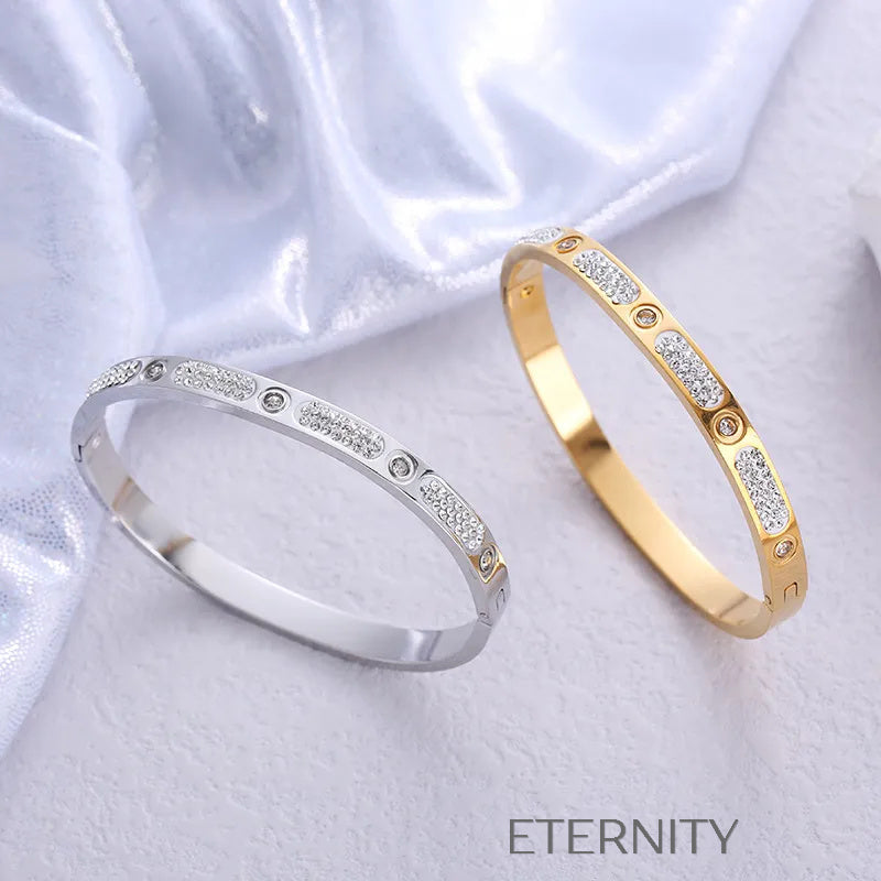 Brazalete Rígido Stellar con Cristales Pavé  Brazaletes Dorado Unica Acero Inoxidable  ETERNITY