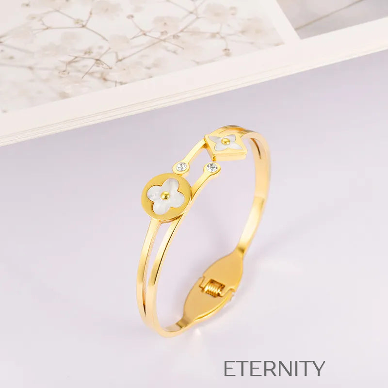 Brazalete Rígido de Trébol con Nácar y Cristales  Brazaletes Dorado Unica Acero Inoxidable  ETERNITY