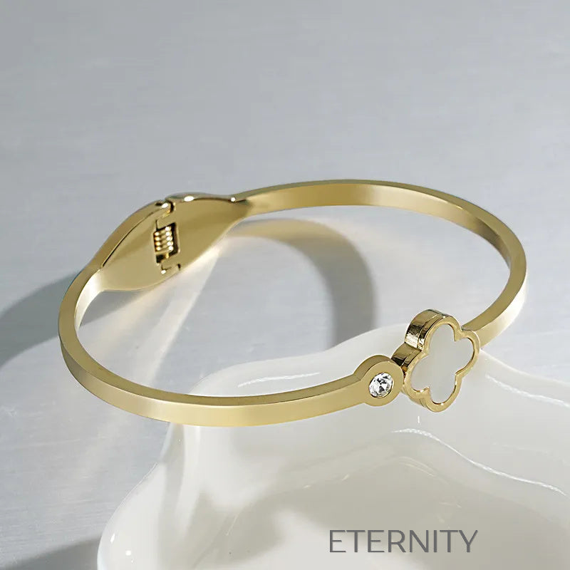 Brazalete Rígido Trébol con Nácar y Circones  Brazaletes Dorado Unica Acero Inoxidable  ETERNITY