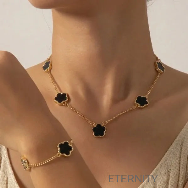 Set de Collar Black Clover en Oro  Brazaletes Negro Unica Acero Inoxidable  ETERNITY