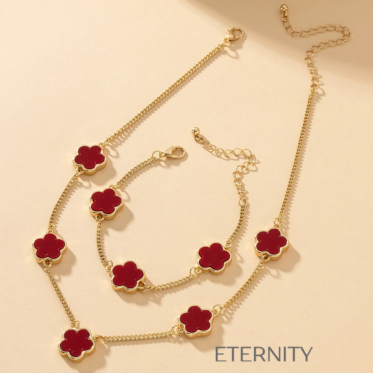 Set de Collar Black Clover en Oro  Brazaletes Negro Unica Acero Inoxidable  ETERNITY