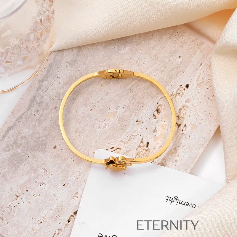 Brazalete Nacre Monarch de Mariposa  Brazaletes Dorado Unica Acero Inoxidable  ETERNITY