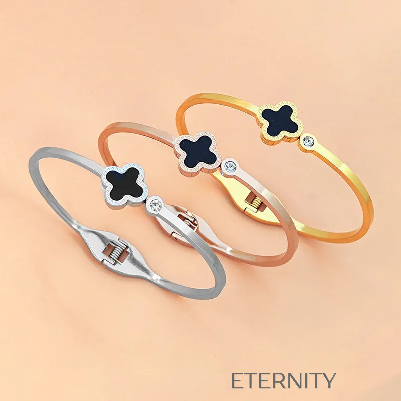 Brazalete Eternal Clover con Ónix y Cristal  Brazaletes Dorado Unica Acero Inoxidable  ETERNITY