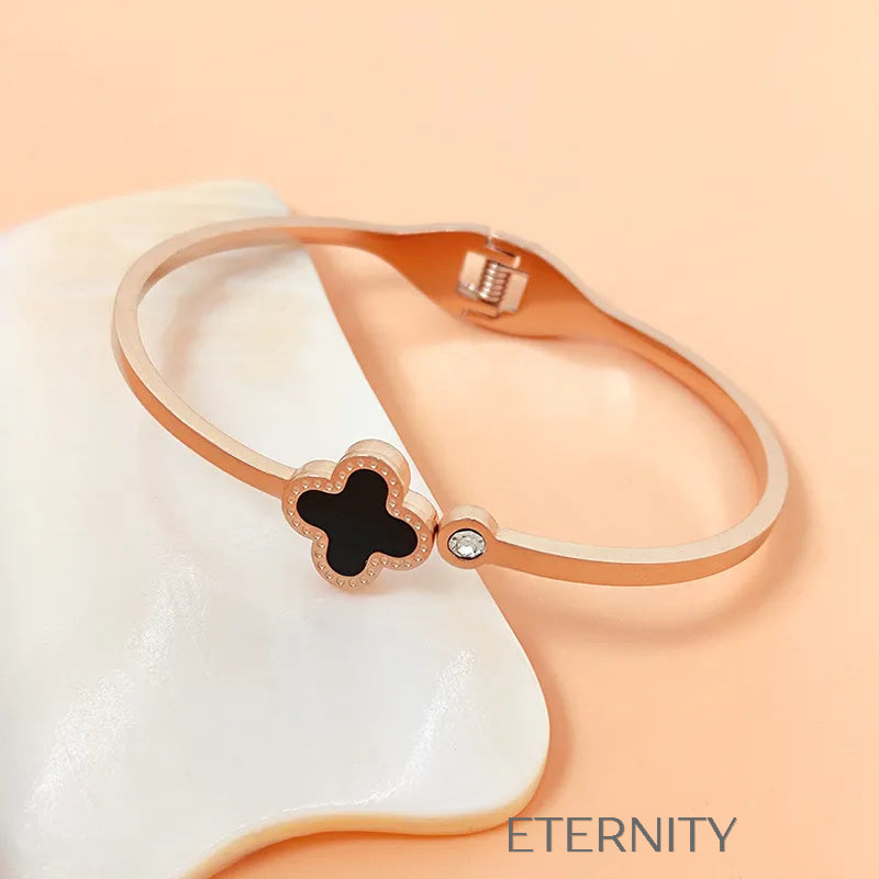 Brazalete Eternal Clover con Ónix y Cristal  Brazaletes Dorado Unica Acero Inoxidable  ETERNITY