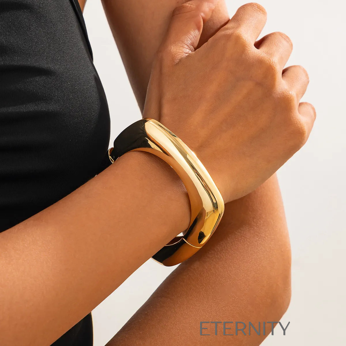 Brazalete Architectural Cuff Rígido  Brazaletes Dorado Unica Acero Inoxidable  ETERNITY