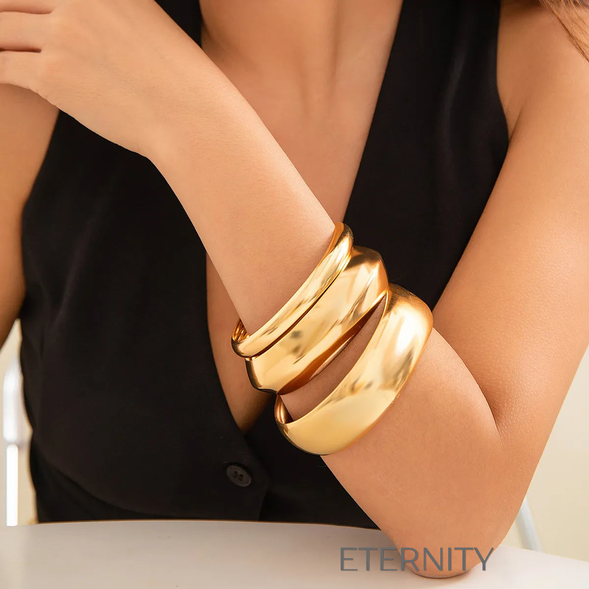 Brazalete metálico plateado pulido estilo minimalista Brazaletes Plateado Unica Acero Inoxidable  ETERNITY