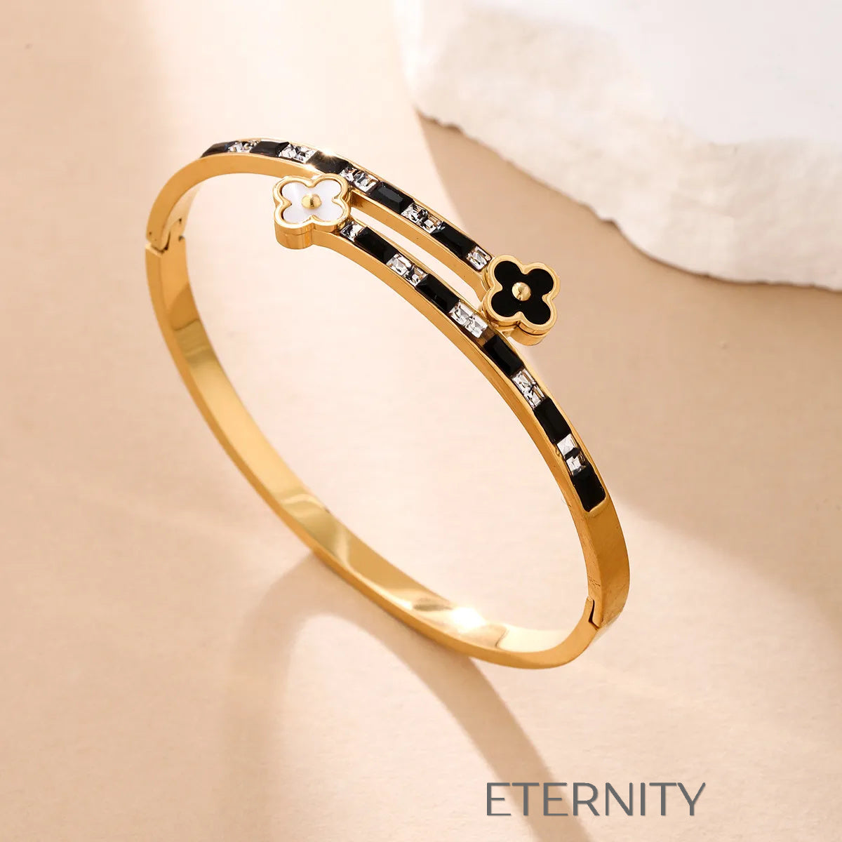 Brazalete Lucky Clover Trébol y Cristales  Brazaletes Dorado Unica Acero Inoxidable  ETERNITY