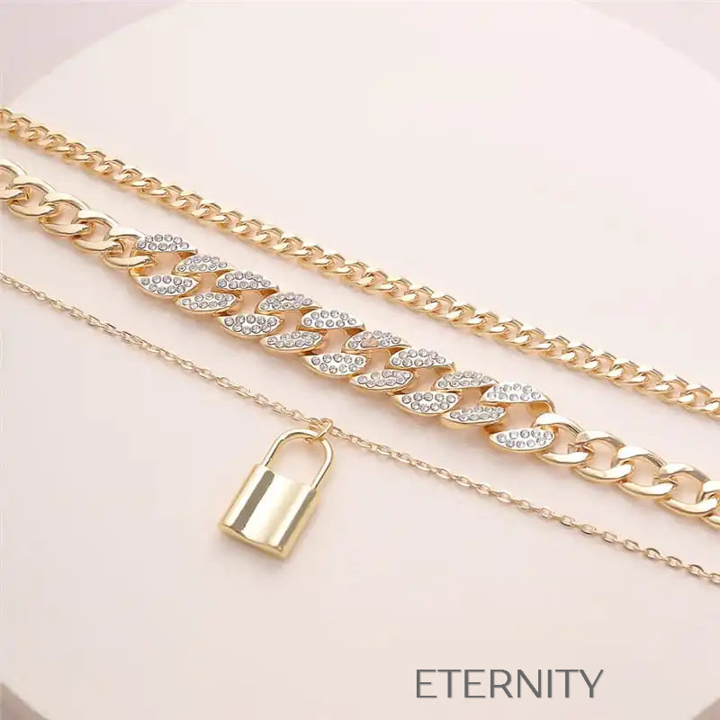 Set de Triple Collar de Cadenas con Dije de Candado  Cadenas Dorado Unica Acero Inoxidable  ETERNITY