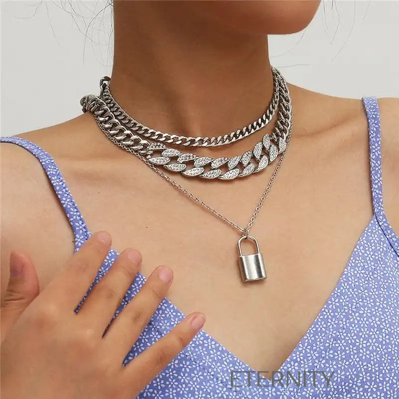 Set de Triple Collar de Cadenas con Dije de Candado  Cadenas Dorado Unica Acero Inoxidable  ETERNITY