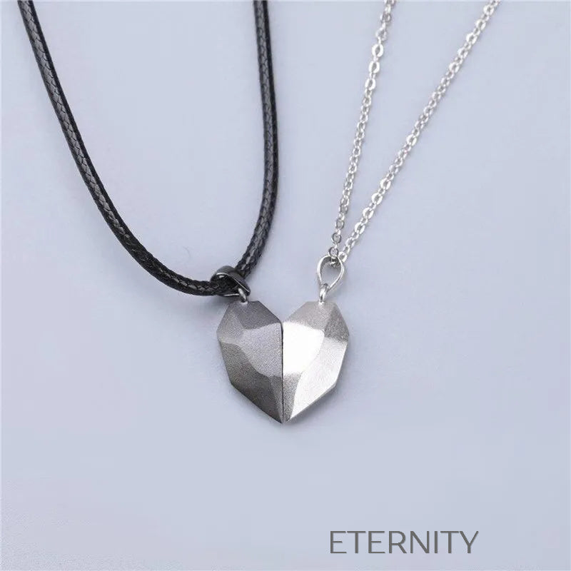 Set de Collares Eternal Bond Magnéticos  Cadenas Plateado Unica Acero Inoxidable  ETERNITY