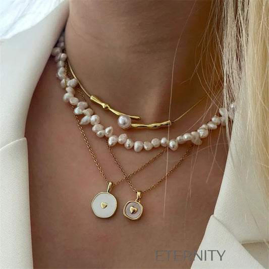 Set de Collares Pearl & Heart en Capas  Cadenas Dorado Unica Acero Inoxidable  ETERNITY