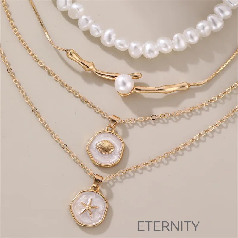 Set de Collares Pearl & Heart en Capas  Cadenas Dorado Unica Acero Inoxidable  ETERNITY