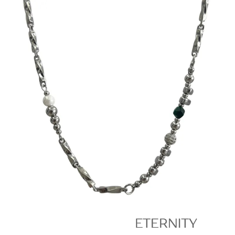 Collar plateado con dije artístico de rostro y cadena gruesa Cadenas Plateado Unica Acero Inoxidable  ETERNITY