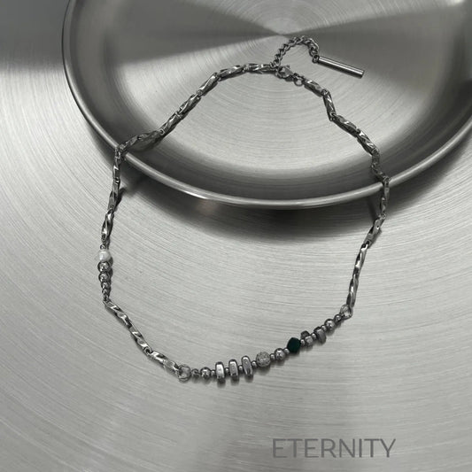 Collar plateado con dije artístico de rostro y cadena gruesa Cadenas Plateado Unica Acero Inoxidable  ETERNITY