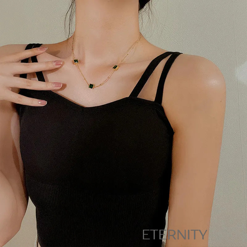 Collar Minimalista Cubos de Esmeralda  Cadenas Dorado Unica Acero Inoxidable  ETERNITY