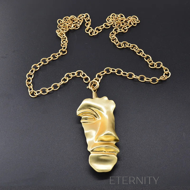 Collar dorado con dije de rostro artístico y cadena gruesa Cadenas Dorado Unica Acero Inoxidable  ETERNITY