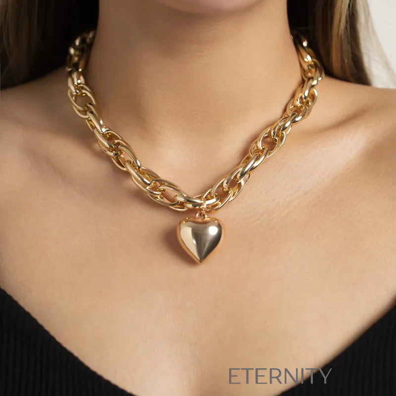 Collar Choker de Eslabones Gruesos con Dije de Corazón  Cadenas Dorado Unica Acero Inoxidable  ETERNITY