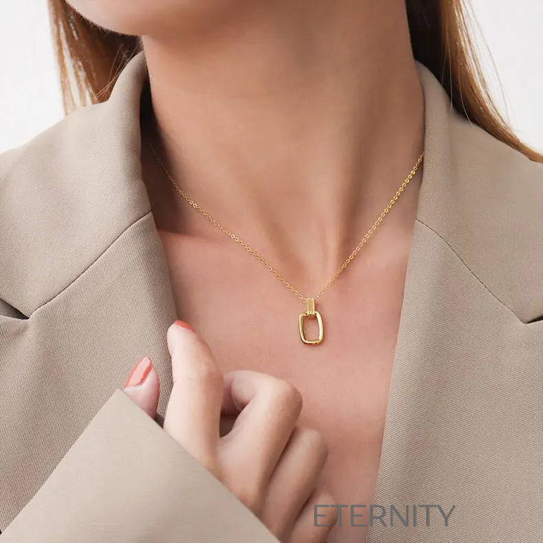 Collar Geometric Minimalist con Dije de Eslabón Rectangular en Oro  Cadenas Dorado Unica Acero Inoxidable  ETERNITY