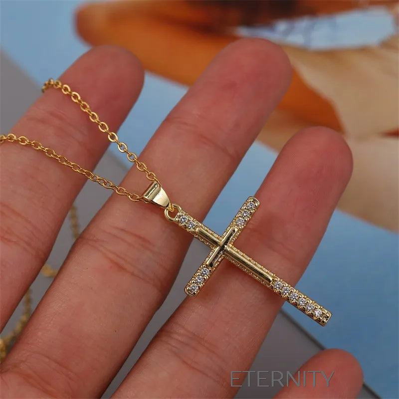 Collar Eternal Faith de Cruz con Cristales  Cadenas Dorado Unica Acero Inoxidable  ETERNITY