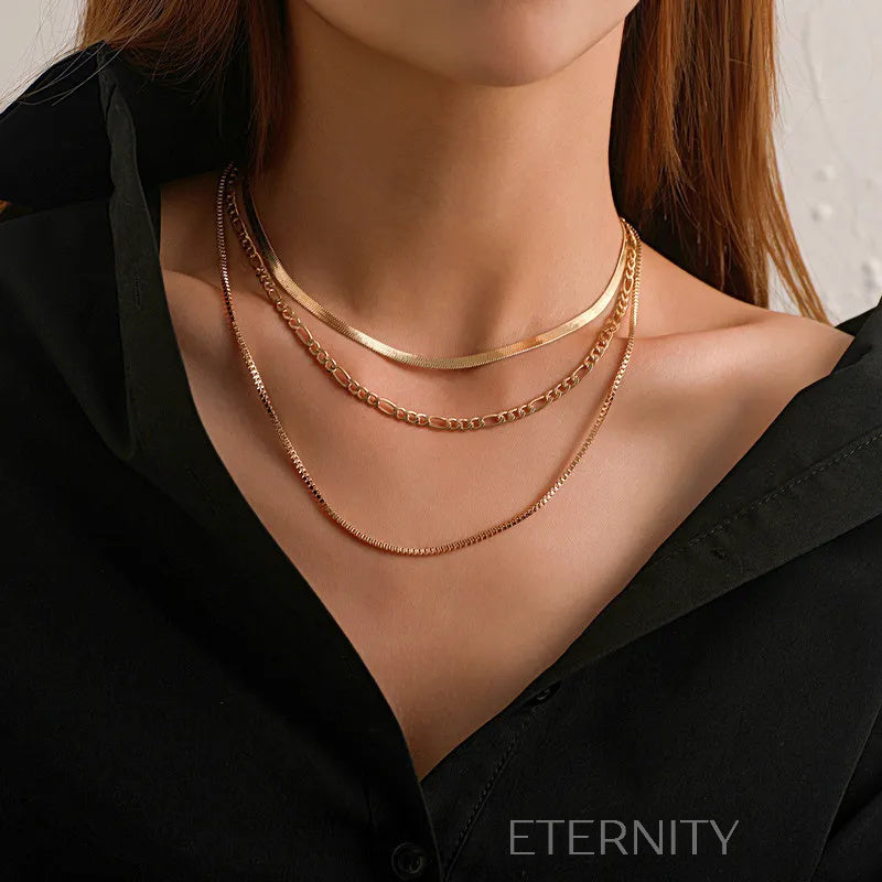 Collar de Triple Capa Eternal Trio en Oro y Plata  Cadenas Dorado Unica Acero Inoxidable  ETERNITY