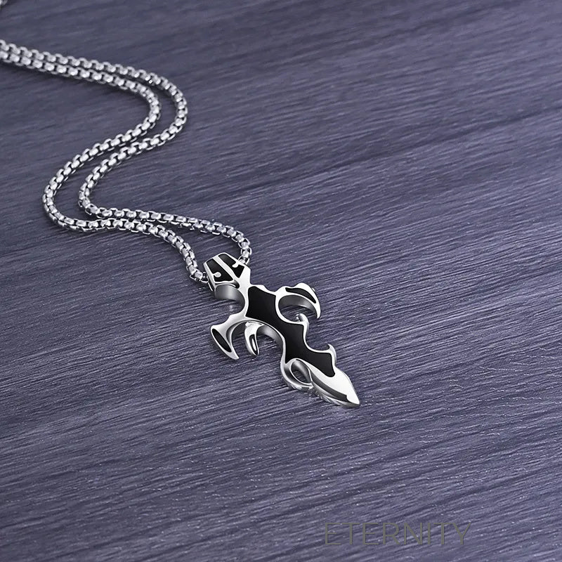 Collar plateado con dije de cruz flameada y incrustación negra Cadenas Plateado Unica Acero Inoxidable  ETERNITY