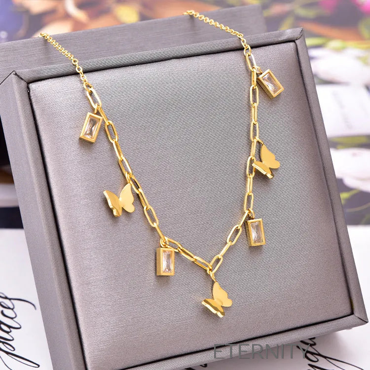 Collar Mariposa Real con Cristales Rectangulares  Cadenas Dorado Unica Acero Inoxidable  ETERNITY