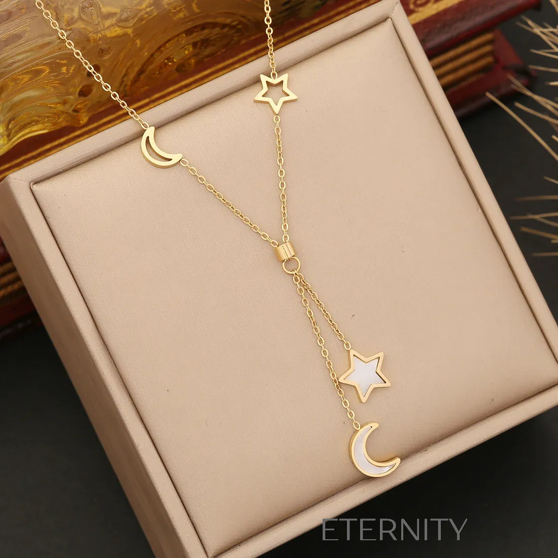 Collar Stellar Cascade Estrellas y Cristal  Cadenas Dorado Unica Acero Inoxidable  ETERNITY