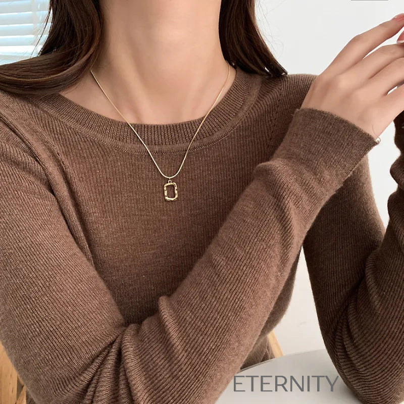 Collar de Doble Capa con Dije Geométrico Orgánico  Cadenas Dorado Unica Acero Inoxidable  ETERNITY