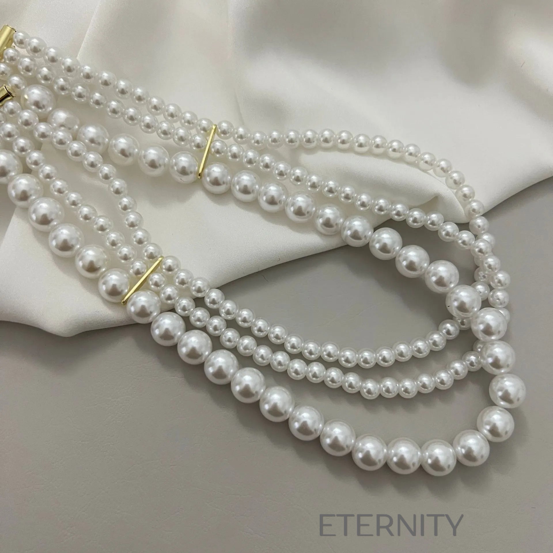 Collar plateado de múltiples hileras con esferas metálicas elegantes Cadenas Perla Unica Acero Inoxidable  ETERNITY