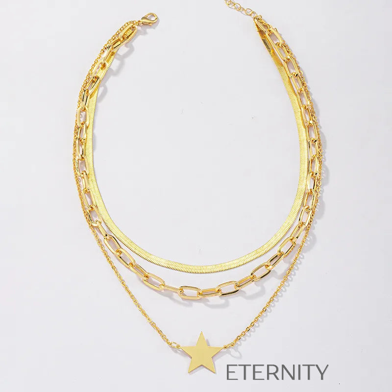 Collar Triple Stellar Layering con Estrella  Cadenas Dorado Unica Acero Inoxidable  ETERNITY