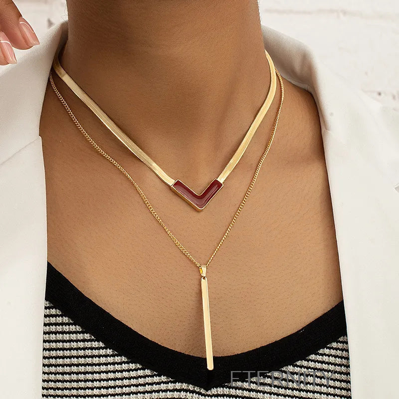 Set de Collares Geométricos en Rojo y Negro  Cadenas Dorado Unica Acero Inoxidable  ETERNITY