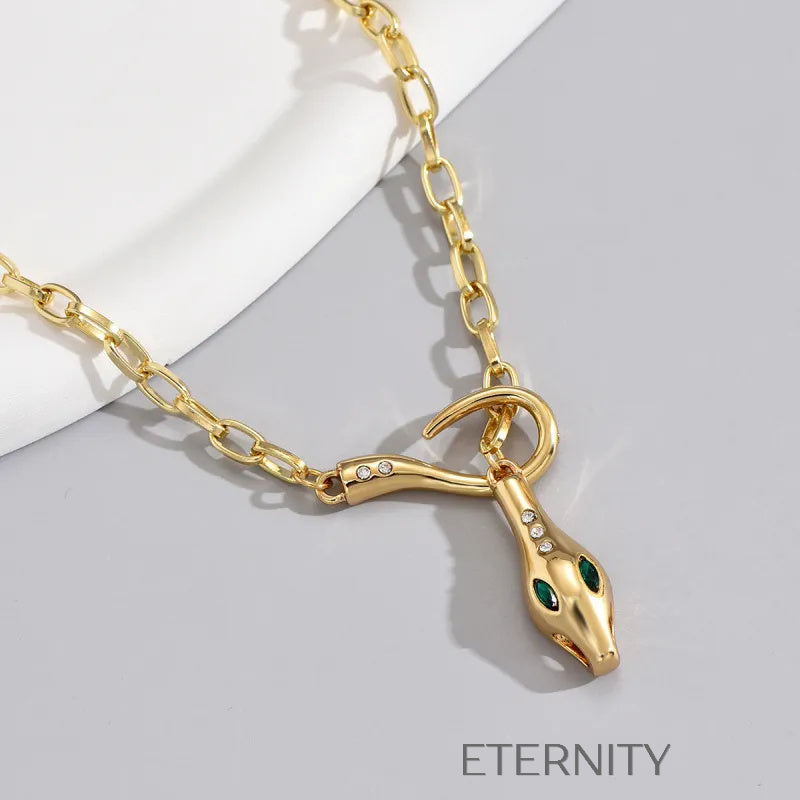 Collar Serpent’s Gaze con Eslabones y Dije de Serpiente con Cristales  Cadenas Dorado Unica Acero Inoxidable  ETERNITY