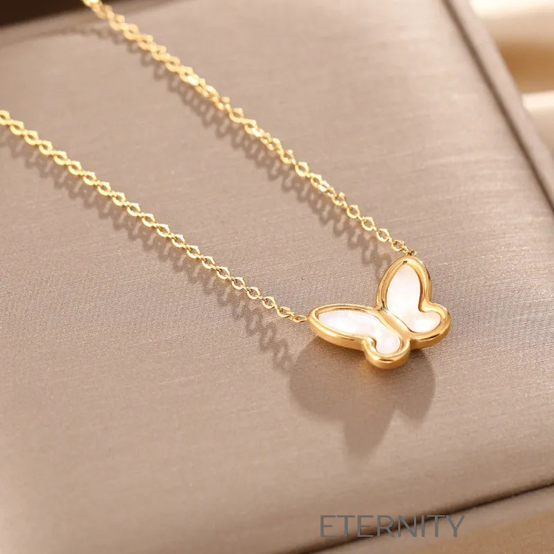 Collar Ethereal Butterfly de Acero y Nácar  Cadenas Dorado Unica Acero Inoxidable  ETERNITY