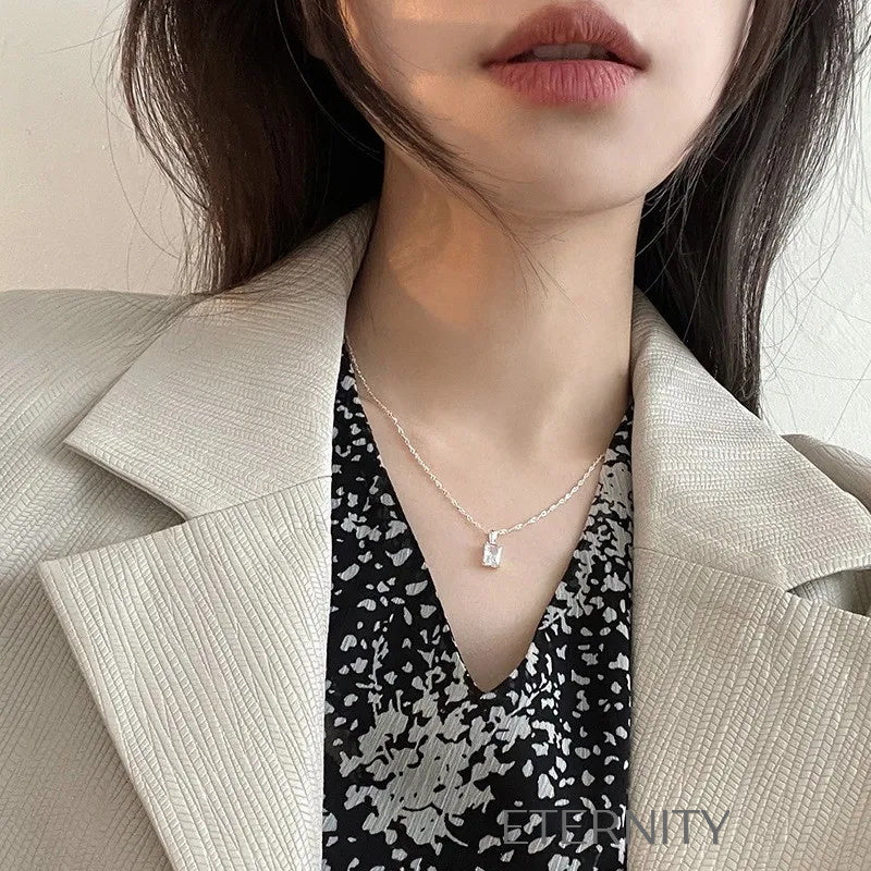 Collares Minimalistas con Perlas y Dijes Orgánicos  Cadenas Dorado Unica Acero Inoxidable  ETERNITY