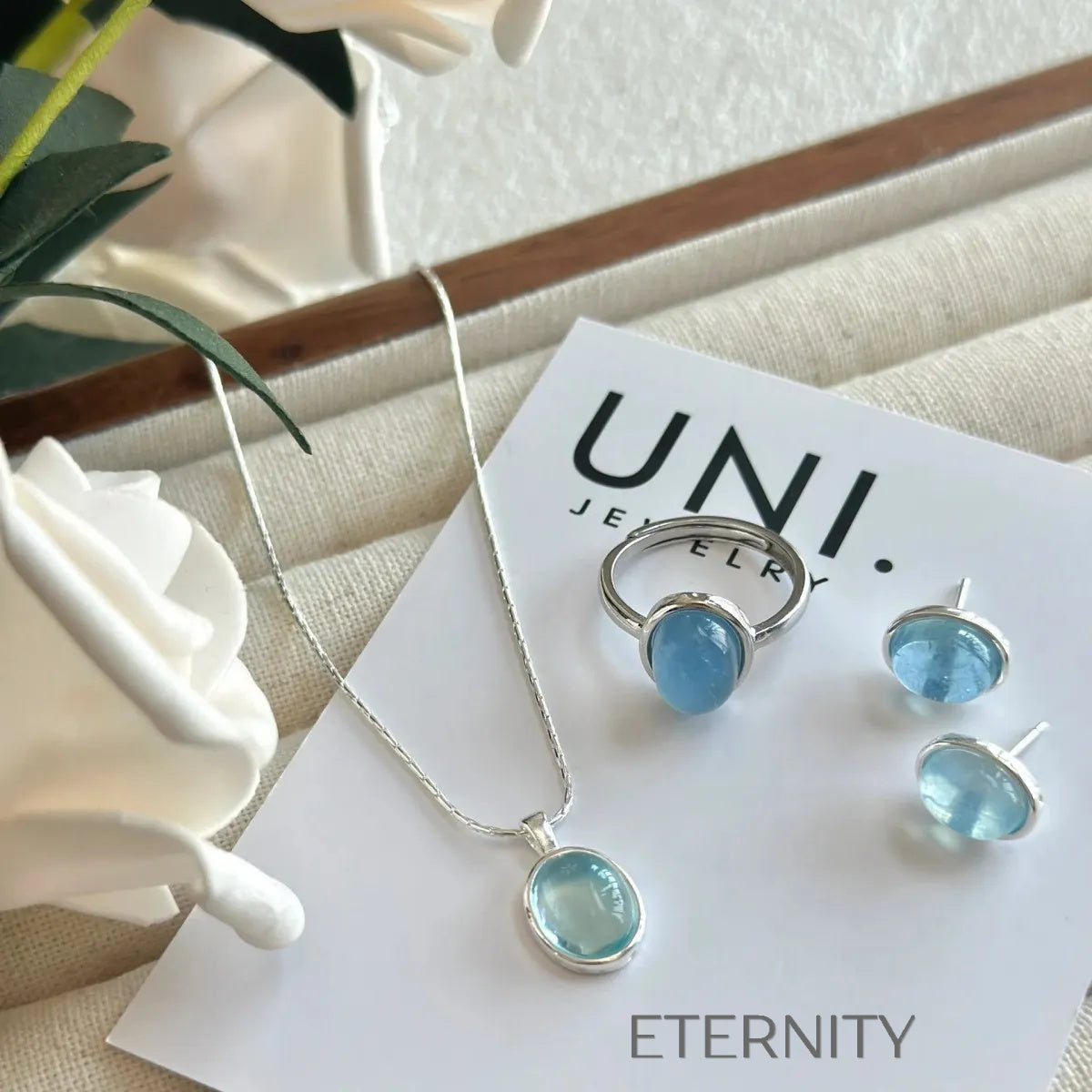 Collares Minimalistas con Perlas y Dijes Orgánicos  Cadenas Dorado Unica Acero Inoxidable  ETERNITY