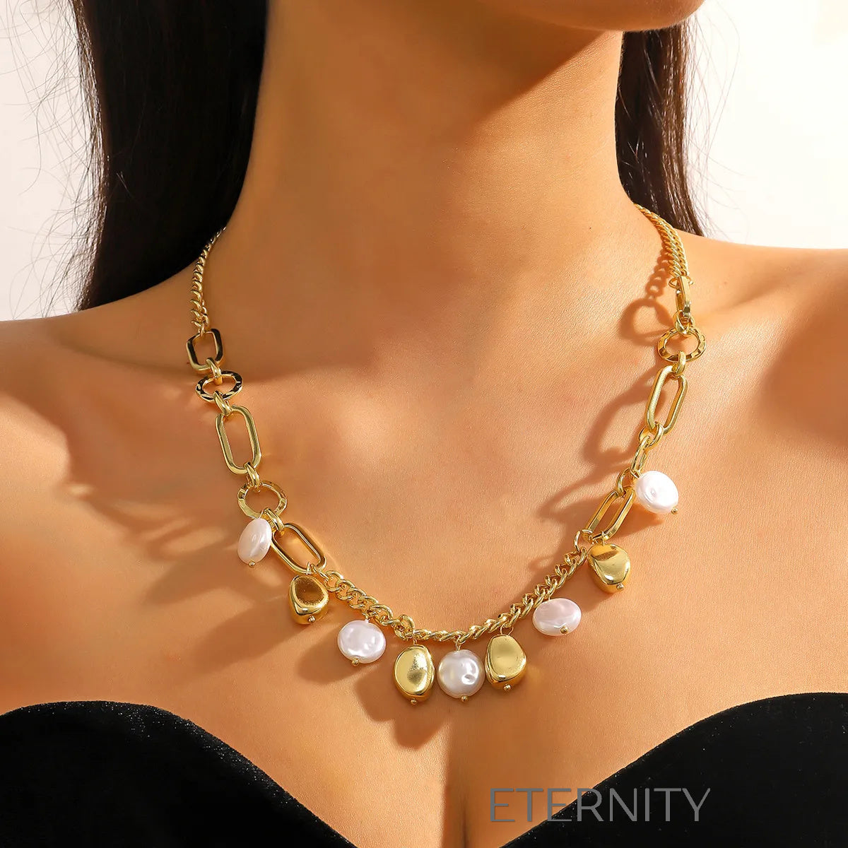 Collar Pearl & Shell Harmony de Eslabones Mixtos con Dijes Orgánicos  Cadenas Dorado Unica Acero Inoxidable  ETERNITY